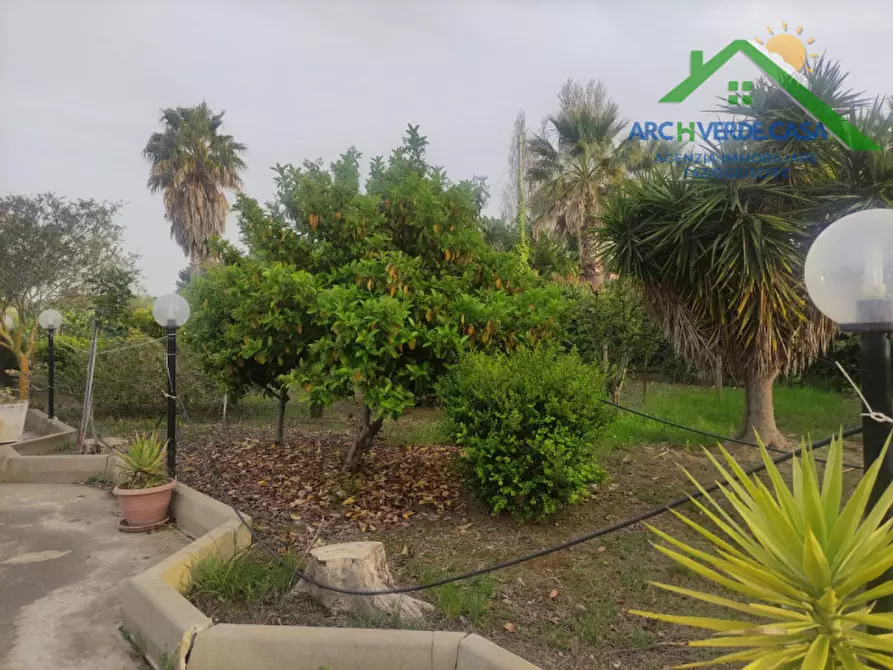 Immagine 9 di Villa in vendita  a Canicattì