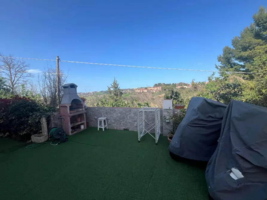 Immagine 1 di Villa in vendita  in Strada Frazione Varano a Ancona