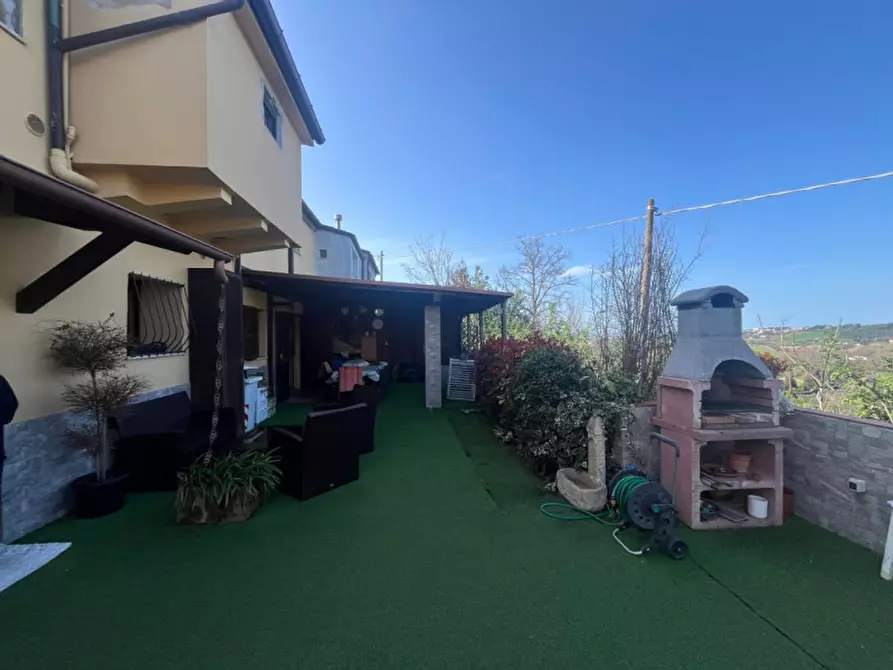 Immagine 2 di Villa in vendita  in Strada Frazione Varano a Ancona
