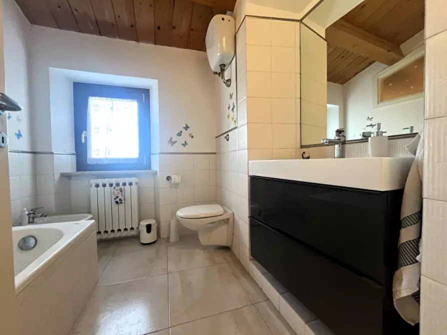 Immagine 9 di Villa in vendita  in Strada Frazione Varano a Ancona