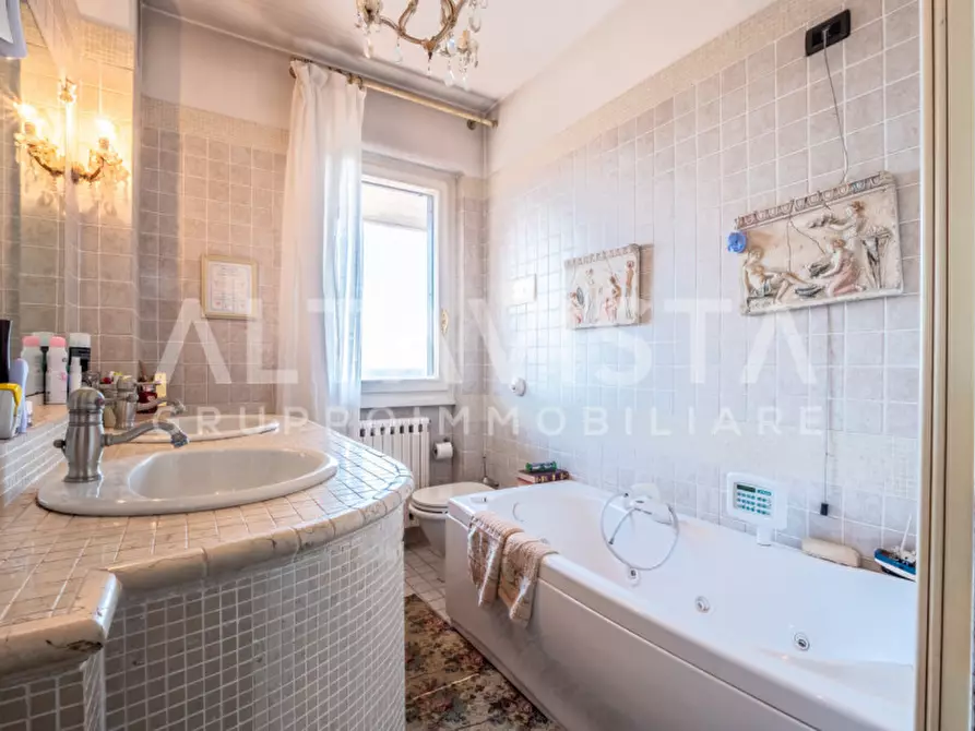 Immagine 28 di Villa in vendita  in Via Giacomo Puccini a Botticino