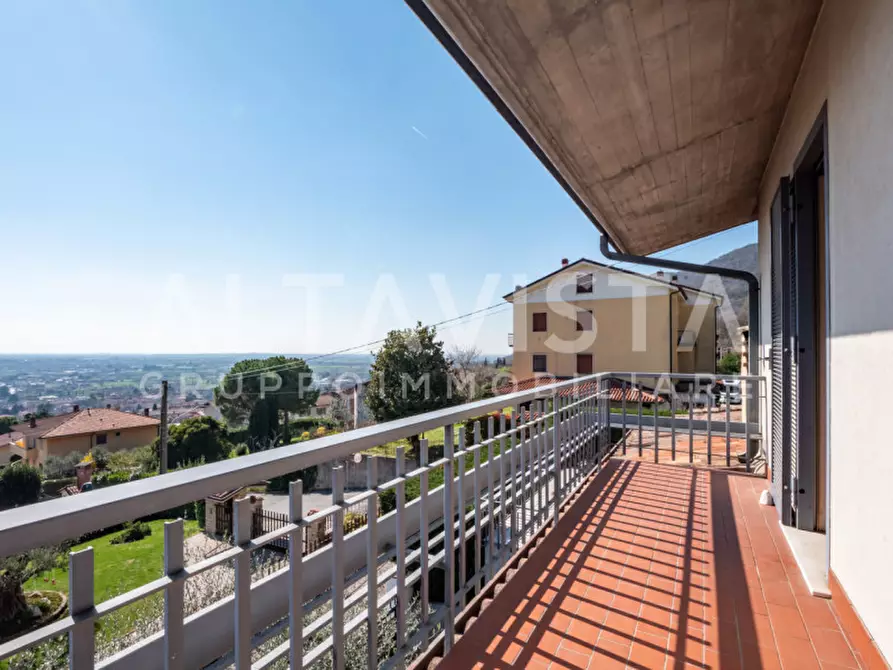 Immagine 37 di Villa in vendita  in Via Giacomo Puccini a Botticino