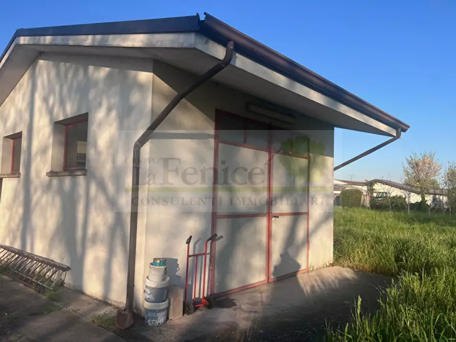 Immagine 3 di Magazzino in vendita  in Piubega a Piubega
