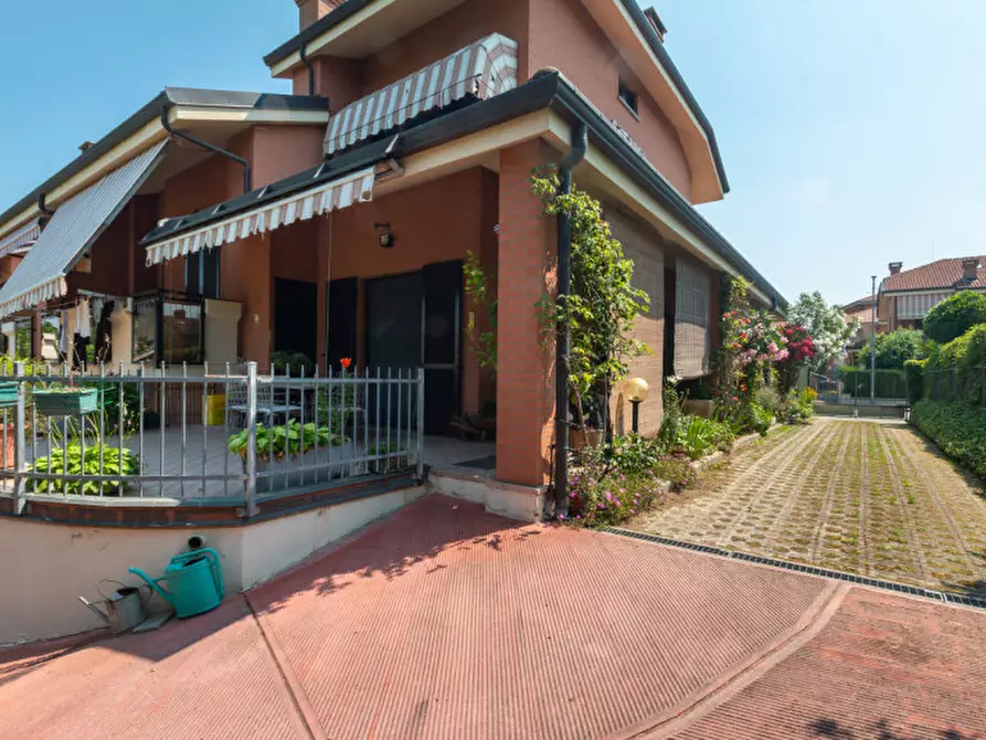 Immagine 4 di Villa in vendita  in Via Dante Alighieri 16 a Borgaro Torinese