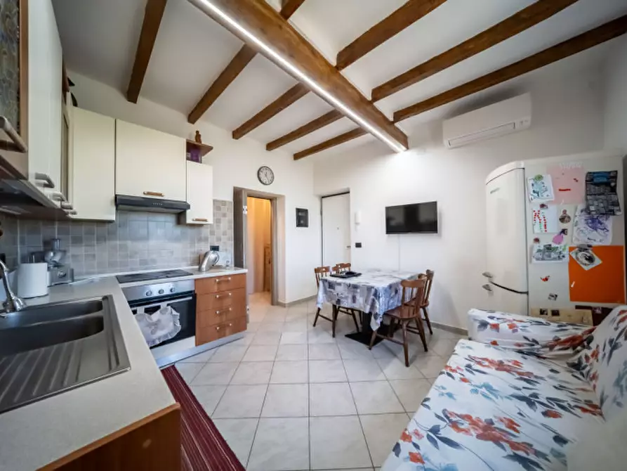 Immagine 3 di Attività commerciale in vendita  in Strada Colombarola n.101 a Parma