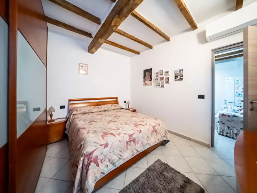 Immagine 5 di Attività commerciale in vendita  in Strada Colombarola n.101 a Parma