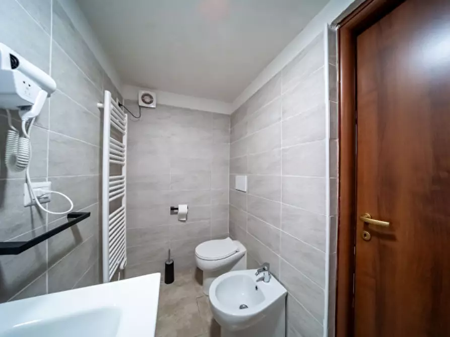 Immagine 27 di Attività commerciale in vendita  in Strada Colombarola n.101 a Parma