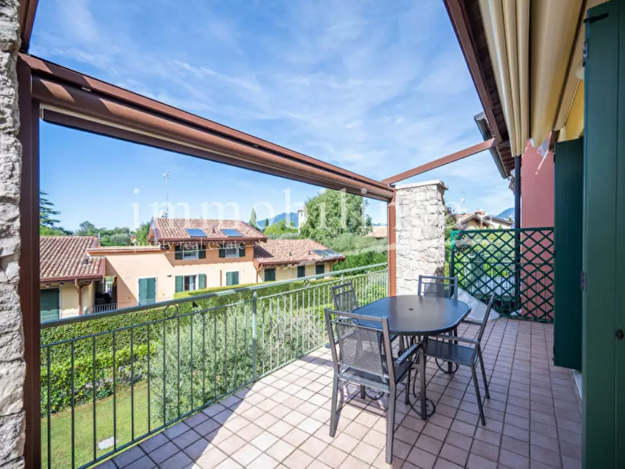 Immagine 8 di Appartamento in vendita  in VIA VOLPARA a Torri Del Benaco