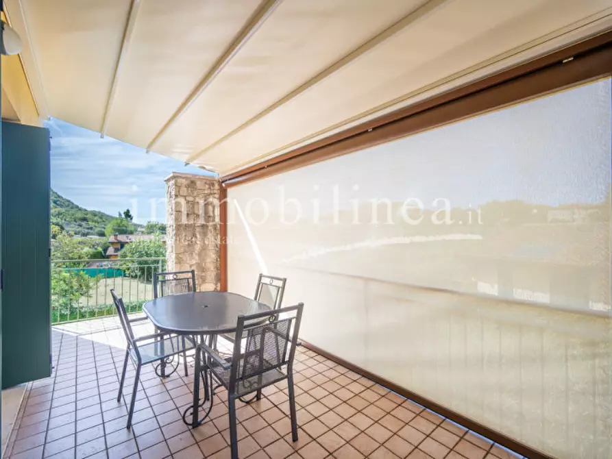 Immagine 10 di Appartamento in vendita  in VIA VOLPARA a Torri Del Benaco