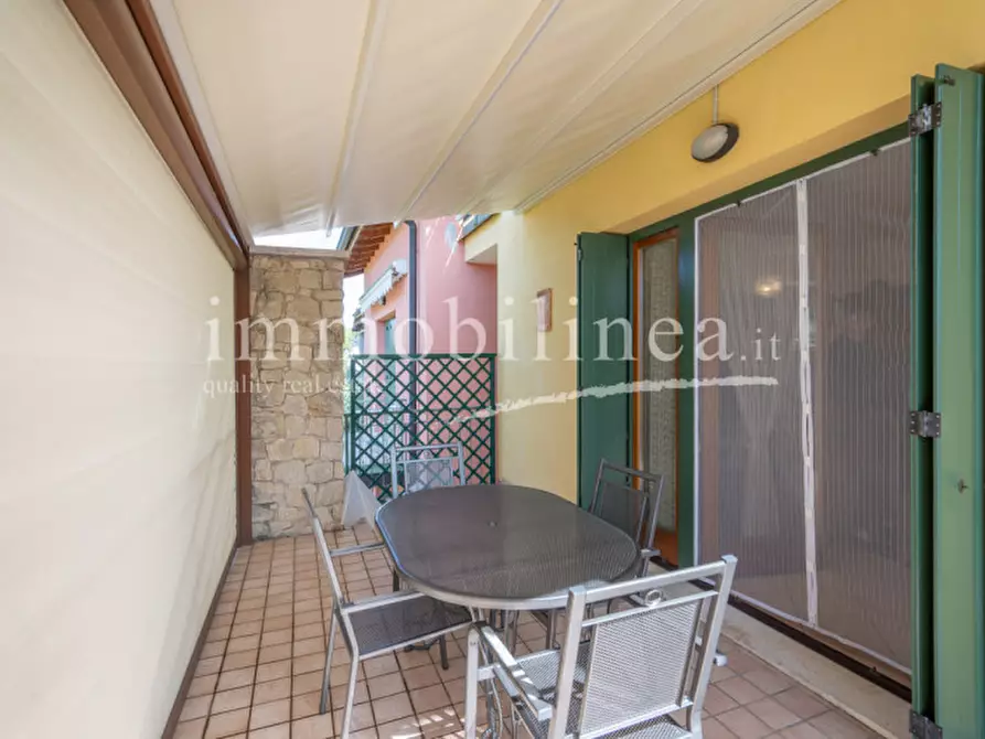 Immagine 11 di Appartamento in vendita  in VIA VOLPARA a Torri Del Benaco