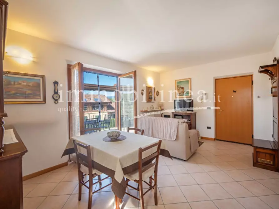 Immagine 13 di Appartamento in vendita  in VIA VOLPARA a Torri Del Benaco