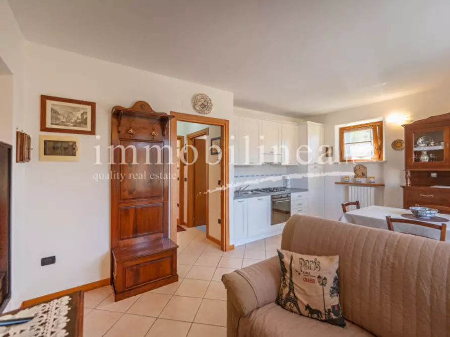 Immagine 14 di Appartamento in vendita  in VIA VOLPARA a Torri Del Benaco