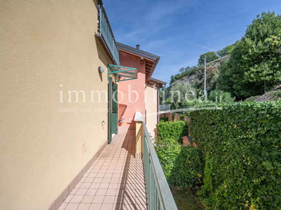 Immagine 20 di Appartamento in vendita  in VIA VOLPARA a Torri Del Benaco