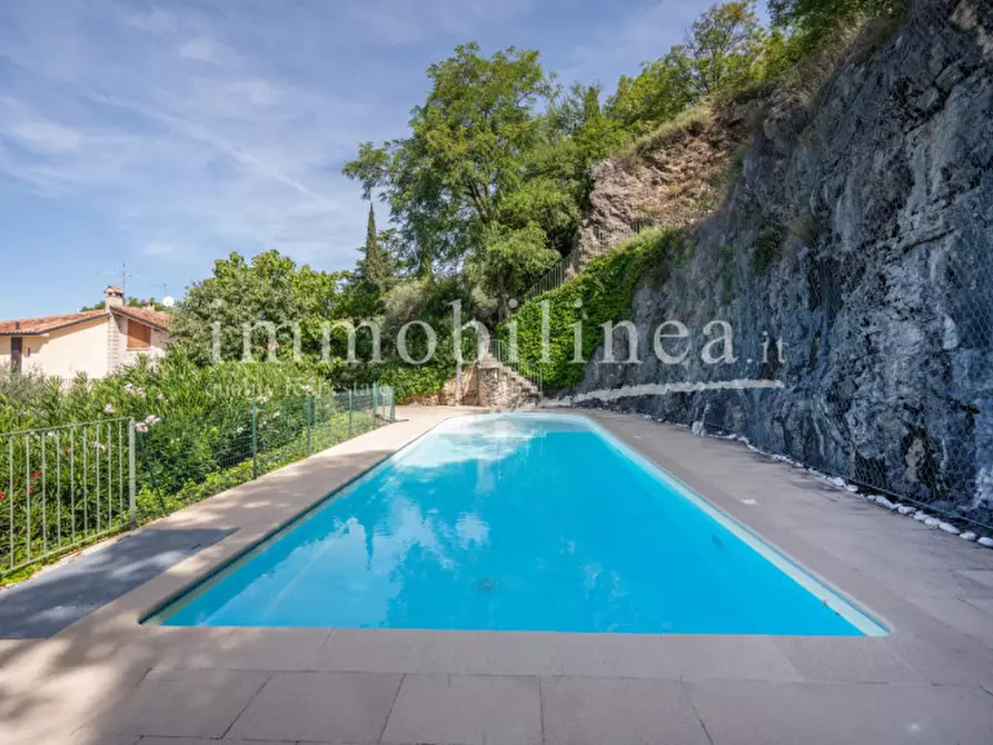 Immagine 32 di Appartamento in vendita  in VIA VOLPARA a Torri Del Benaco