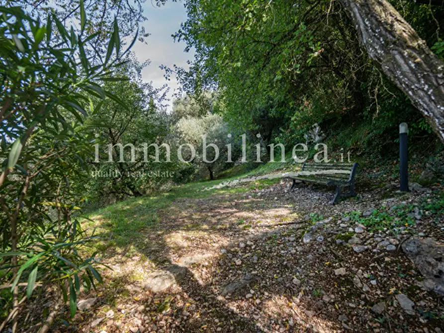 Immagine 35 di Appartamento in vendita  in VIA VOLPARA a Torri Del Benaco