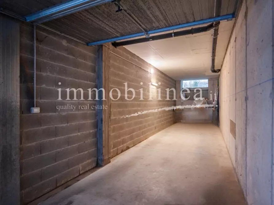 Immagine 39 di Appartamento in vendita  in VIA VOLPARA a Torri Del Benaco