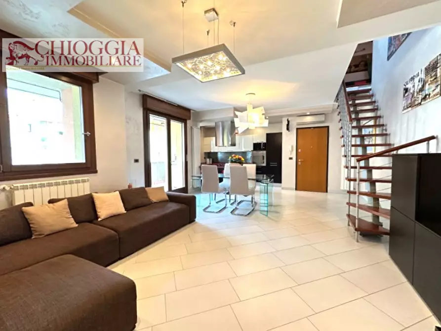 Immagine 1 di Appartamento in vendita  in Via Nicolò Zeno a Chioggia