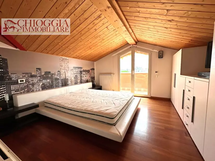 Immagine 11 di Appartamento in vendita  in Via Nicolò Zeno a Chioggia