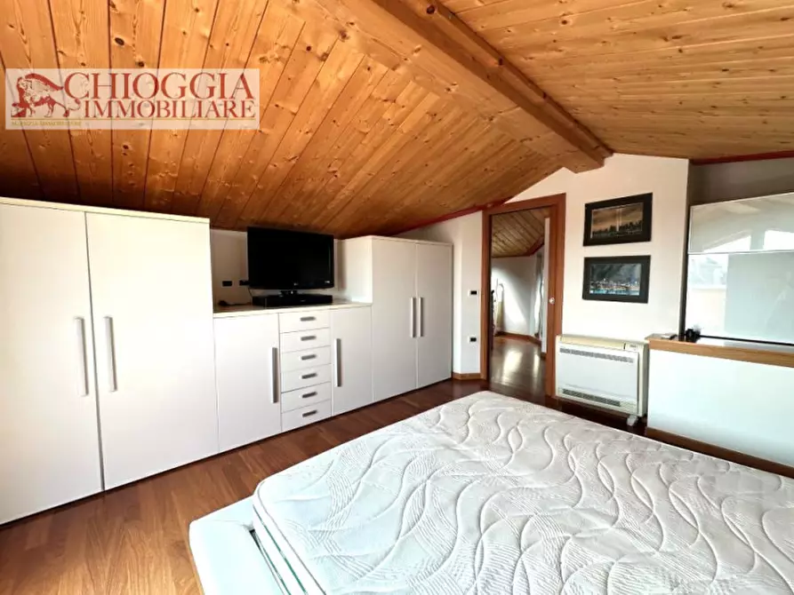 Immagine 13 di Appartamento in vendita  in Via Nicolò Zeno a Chioggia