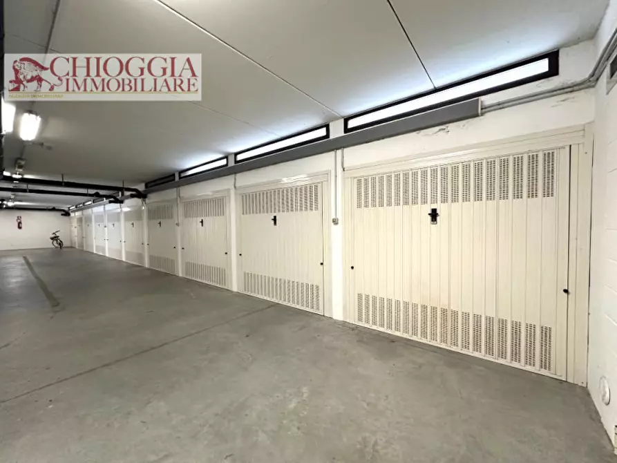 Immagine 18 di Appartamento in vendita  in Via Nicolò Zeno a Chioggia