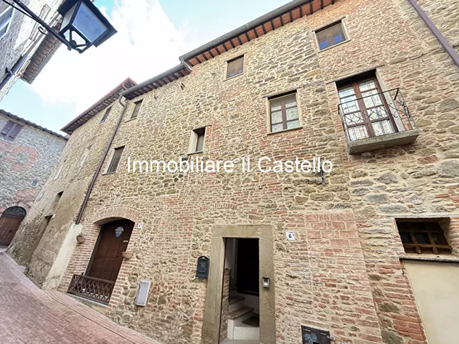 Immagine 2 di Palazzo in vendita  in via quadrani pompili a Paciano