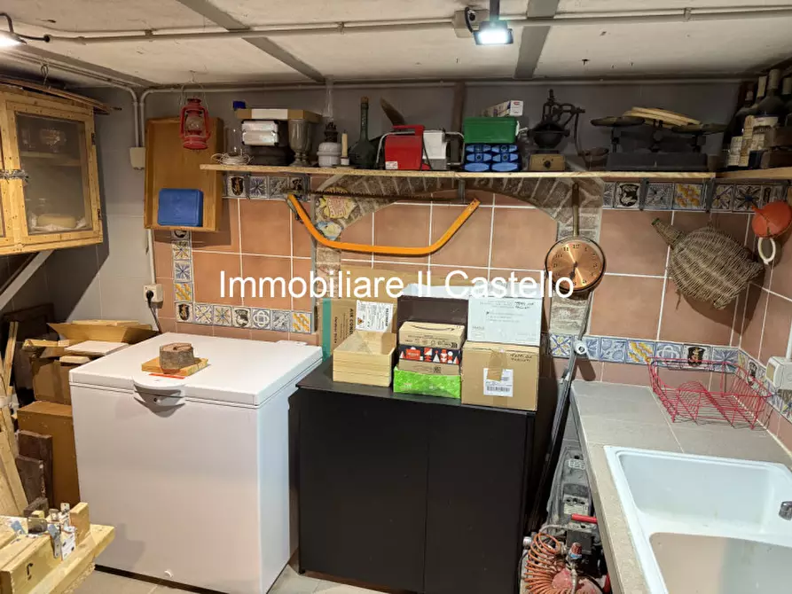 Immagine 7 di Palazzo in vendita  in via quadrani pompili a Paciano