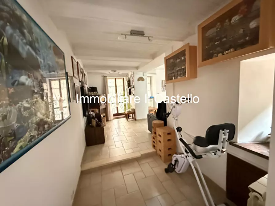 Immagine 8 di Palazzo in vendita  in via quadrani pompili a Paciano