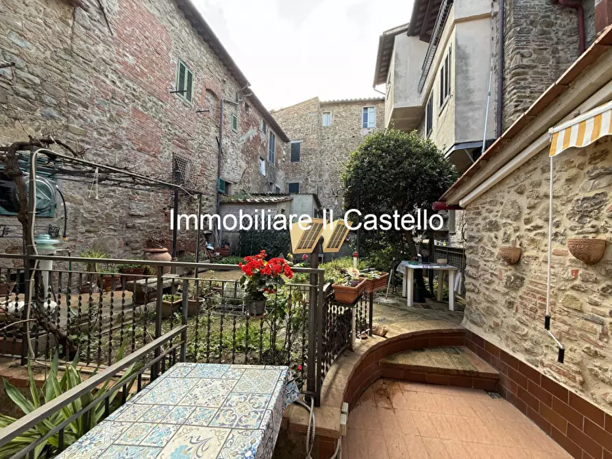 Immagine 15 di Palazzo in vendita  in via quadrani pompili a Paciano