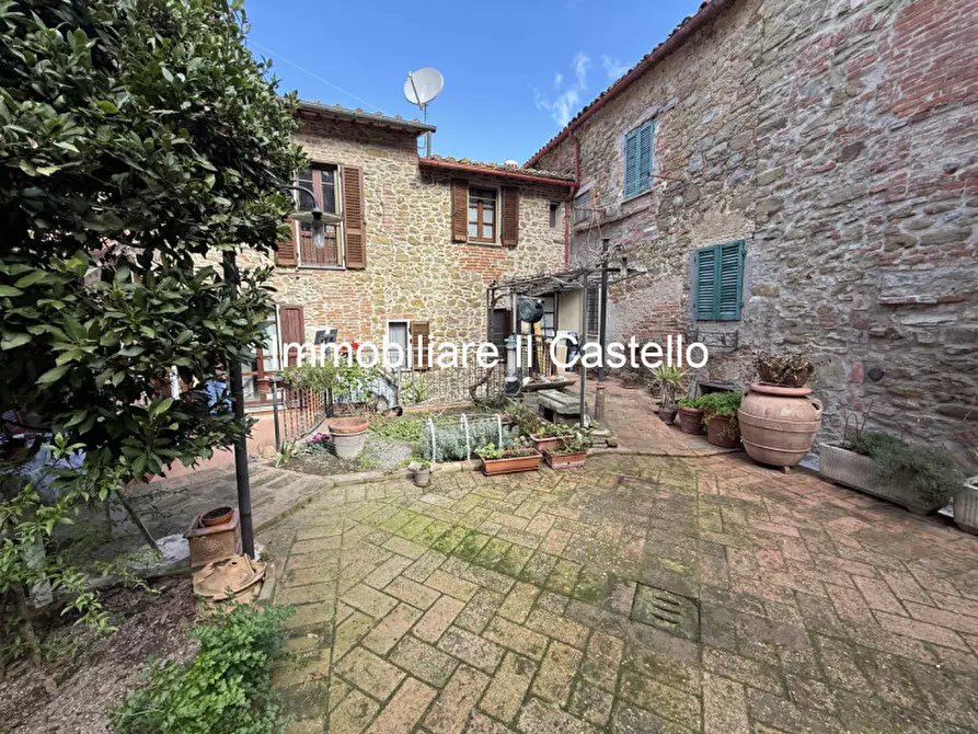 Immagine 16 di Palazzo in vendita  in via quadrani pompili a Paciano