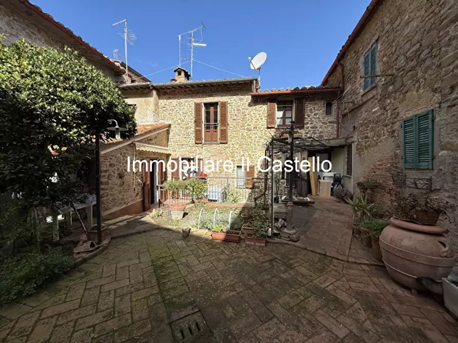 Immagine 17 di Palazzo in vendita  in via quadrani pompili a Paciano