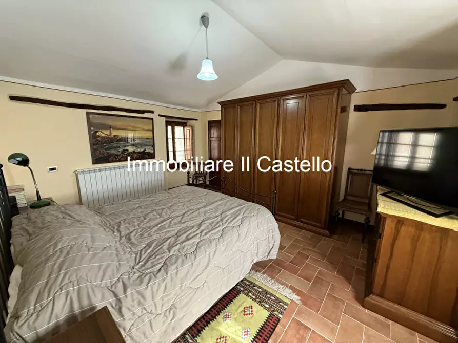 Immagine 19 di Palazzo in vendita  in via quadrani pompili a Paciano