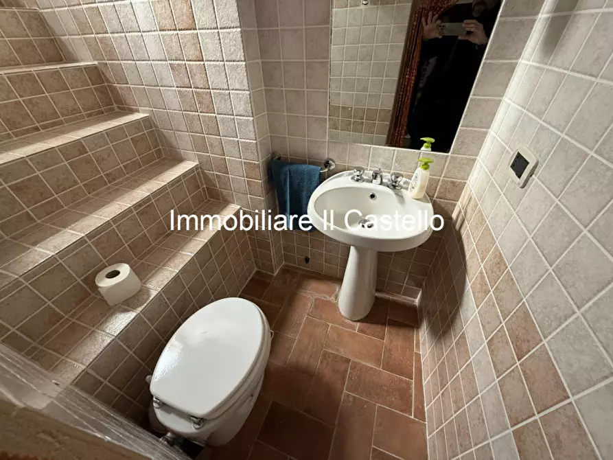 Immagine 20 di Palazzo in vendita  in via quadrani pompili a Paciano