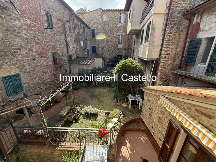 Immagine 23 di Palazzo in vendita  in via quadrani pompili a Paciano