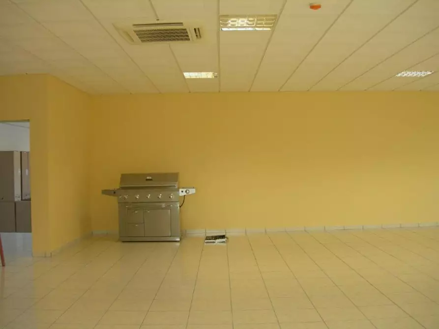 Immagine 6 di Magazzino in vendita  in Via Massimo d'Antona a Chiaravalle