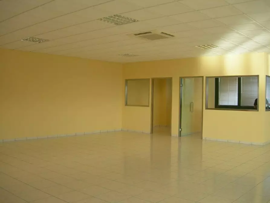 Immagine 7 di Magazzino in vendita  in Via Massimo d'Antona a Chiaravalle