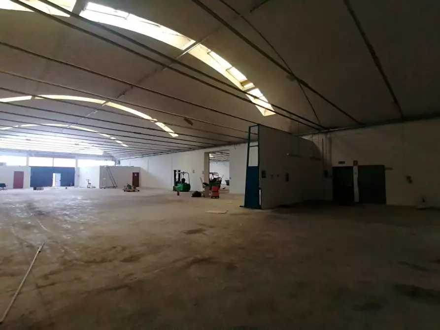 Immagine 5 di Capannone industriale in affitto  in via dell'albereto a Calenzano