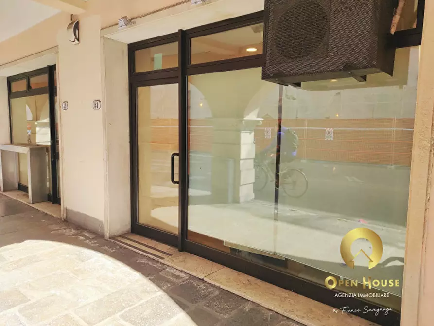 Immagine 33 di Attività commerciale in vendita  in via belzoni 51 a Padova