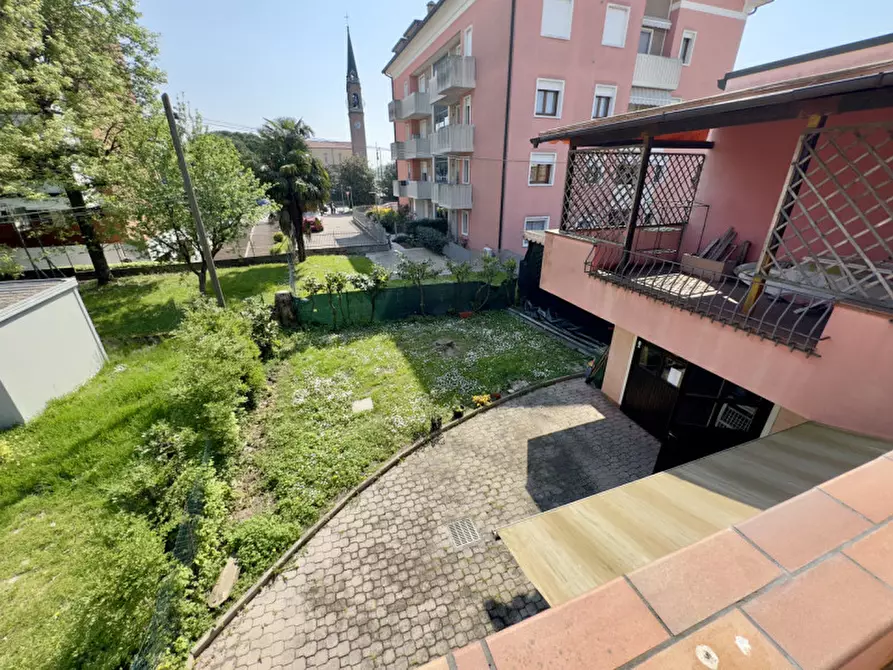 Immagine 17 di Casa bifamiliare in vendita  in Via Giacomo Leopardi a Selvazzano Dentro