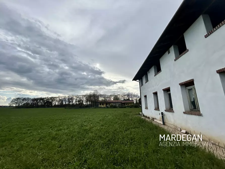 Immagine 3 di Rustico / casale in vendita  in via monte grappa a San Martino Di Lupari