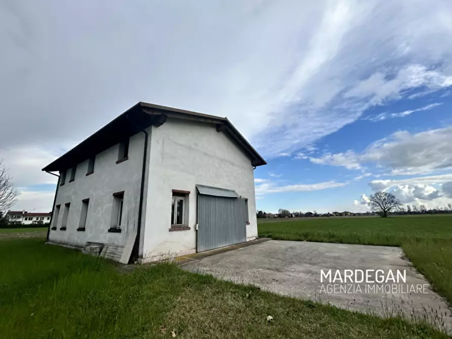 Immagine 7 di Rustico / casale in vendita  in via monte grappa a San Martino Di Lupari