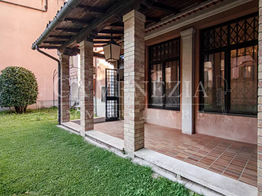 Immagine 3 di Villa in vendita  a Venezia