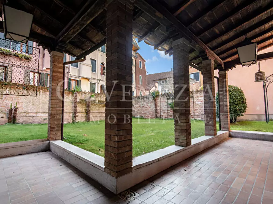 Immagine 4 di Villa in vendita  a Venezia