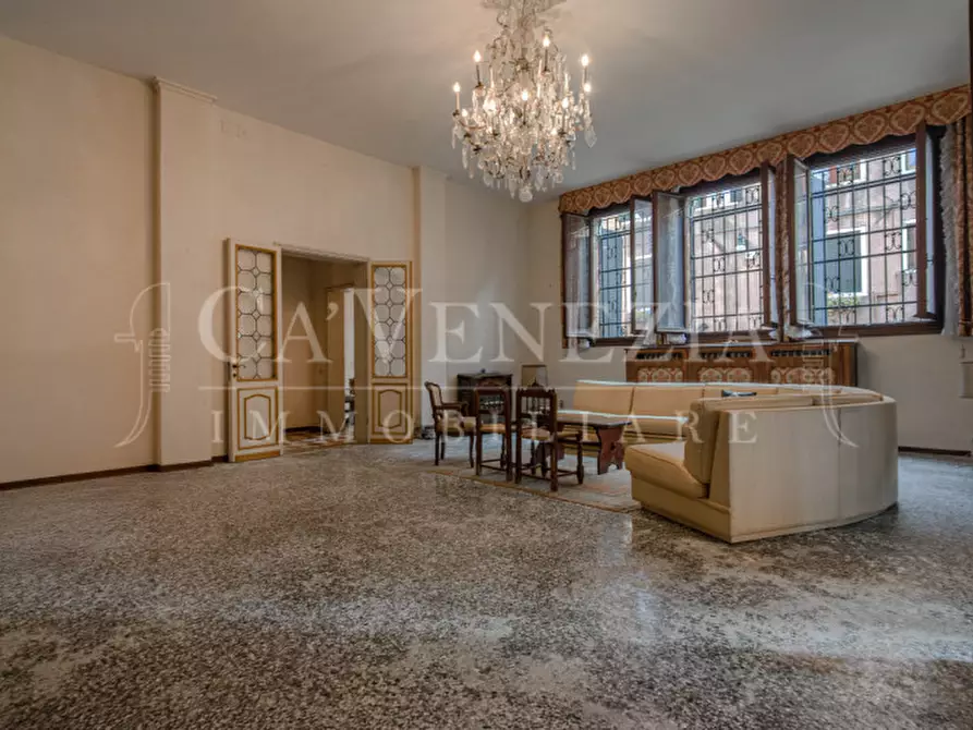 Immagine 6 di Villa in vendita  a Venezia