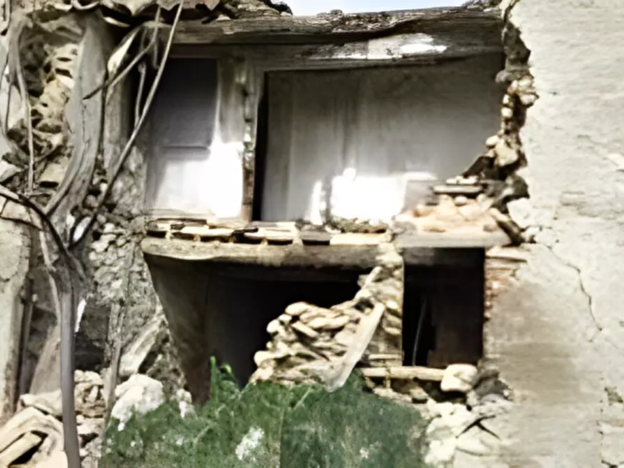 Immagine 3 di Rustico / casale in vendita  in Via Monte Avorio a Urbino