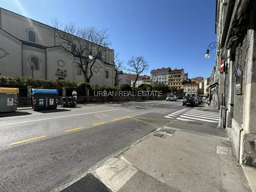 Immagine 19 di Negozio in affitto  in Campo San Giacomo 4/a a Trieste