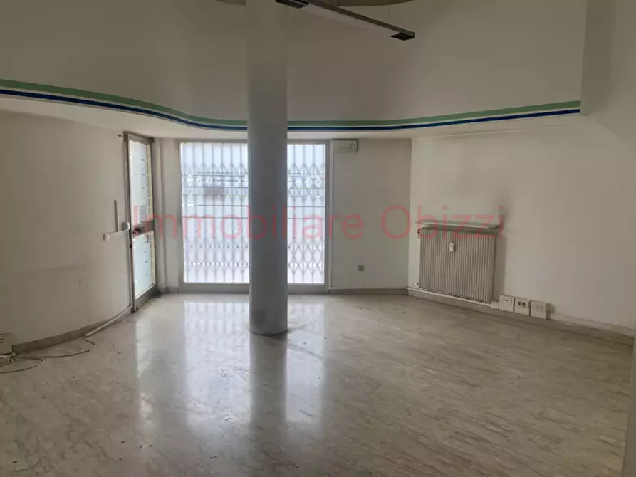 Immagine 3 di Negozio in vendita  in Via Guizza a Padova