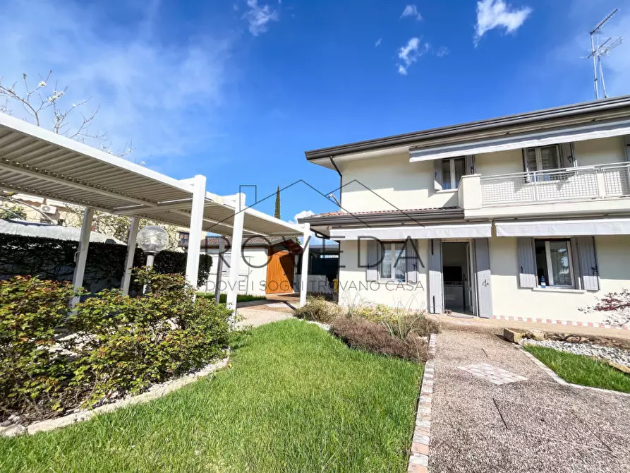 Immagine 1 di Casa bifamiliare in vendita  in Via Baratta vecchia a Preganziol