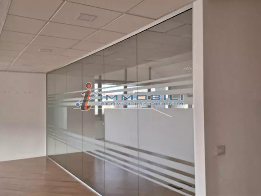 Immagine 21 di Ufficio in affitto  in VIA QUARENGHI GIACOMO a Milano