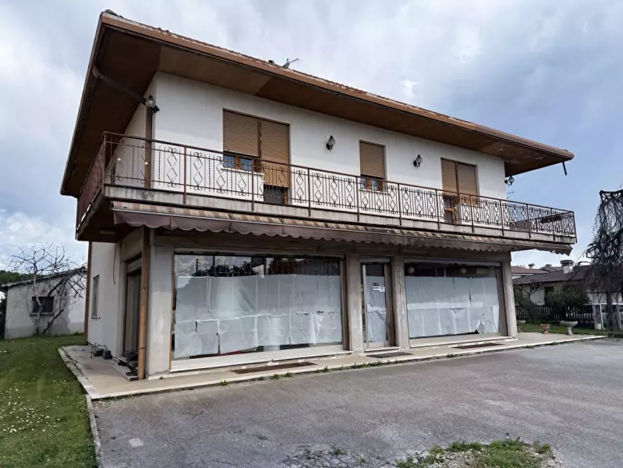 Immagine 1 di Casa indipendente in vendita  in Via Villette a Trevignano