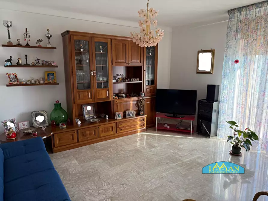 Immagine 4 di Appartamento in vendita  in Via Napoli a Ceglie Messapico